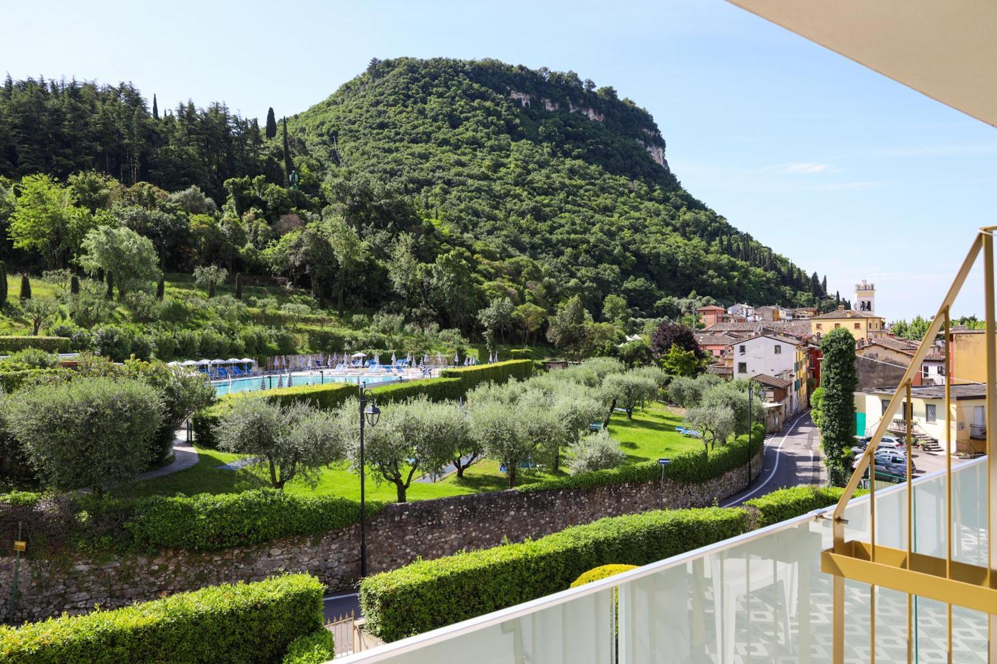 Hotel La Perla - Bike Hotel Γκάρντα Εξωτερικό φωτογραφία
