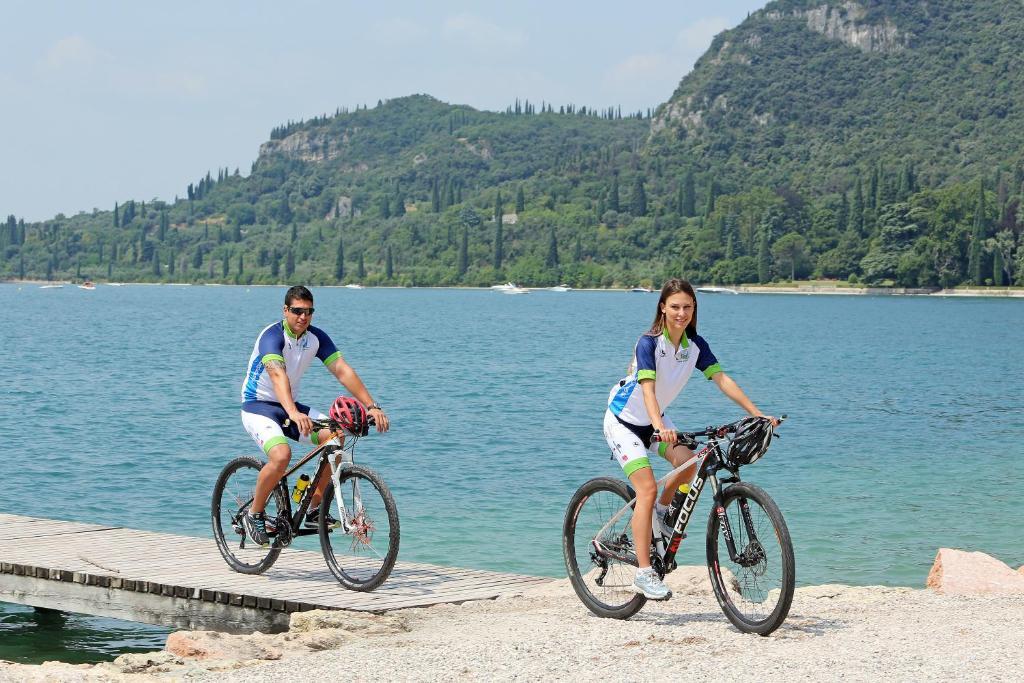 Hotel La Perla - Bike Hotel Γκάρντα Εξωτερικό φωτογραφία