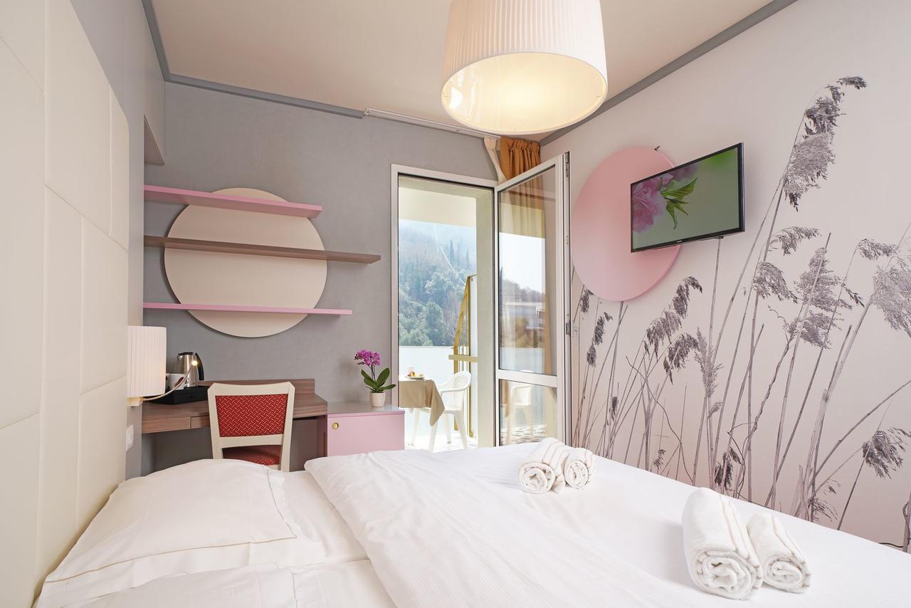 Hotel La Perla - Bike Hotel Γκάρντα Εξωτερικό φωτογραφία